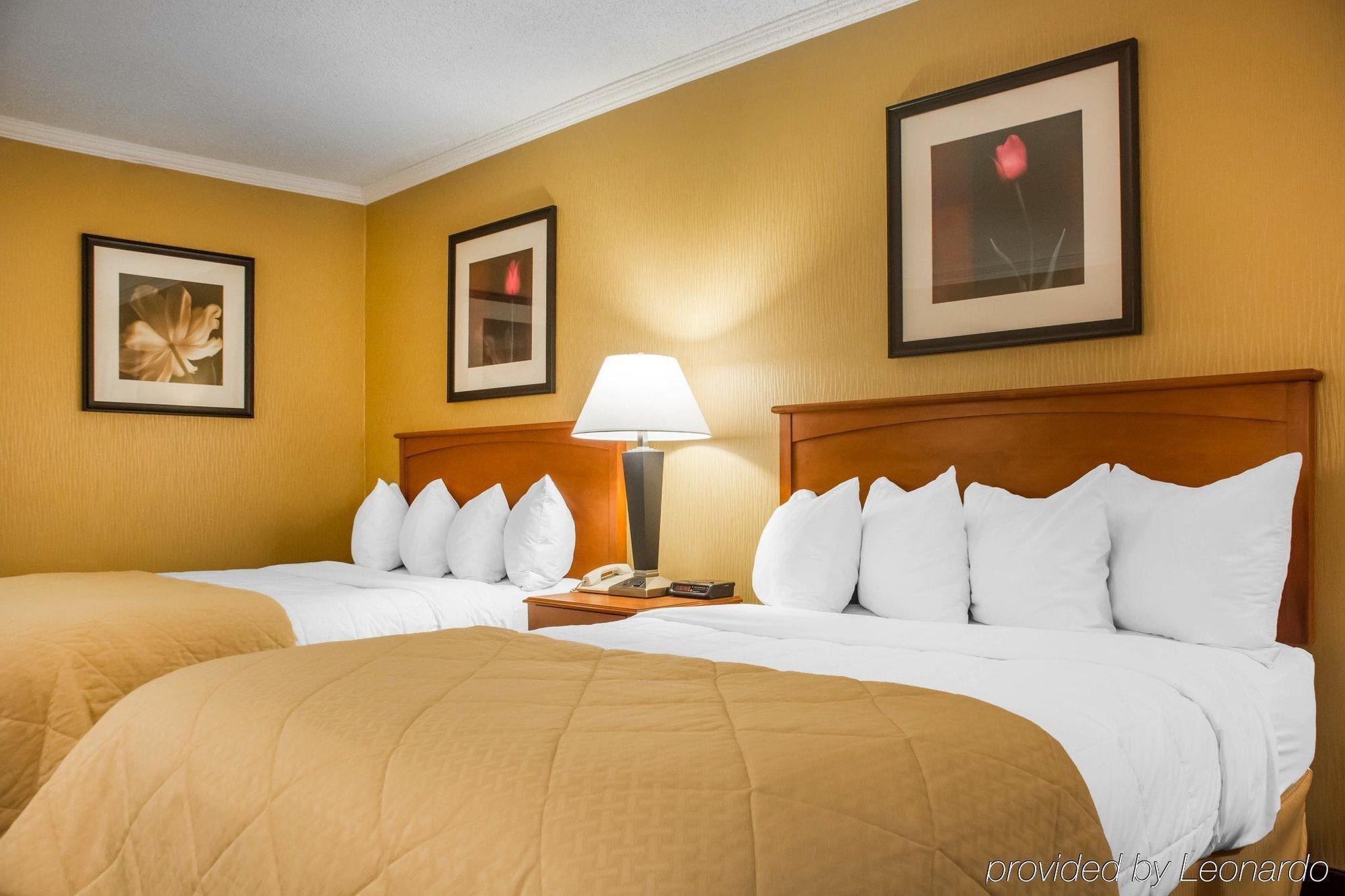 Clarion Hotel & Suites Riverfront Oswego Εξωτερικό φωτογραφία