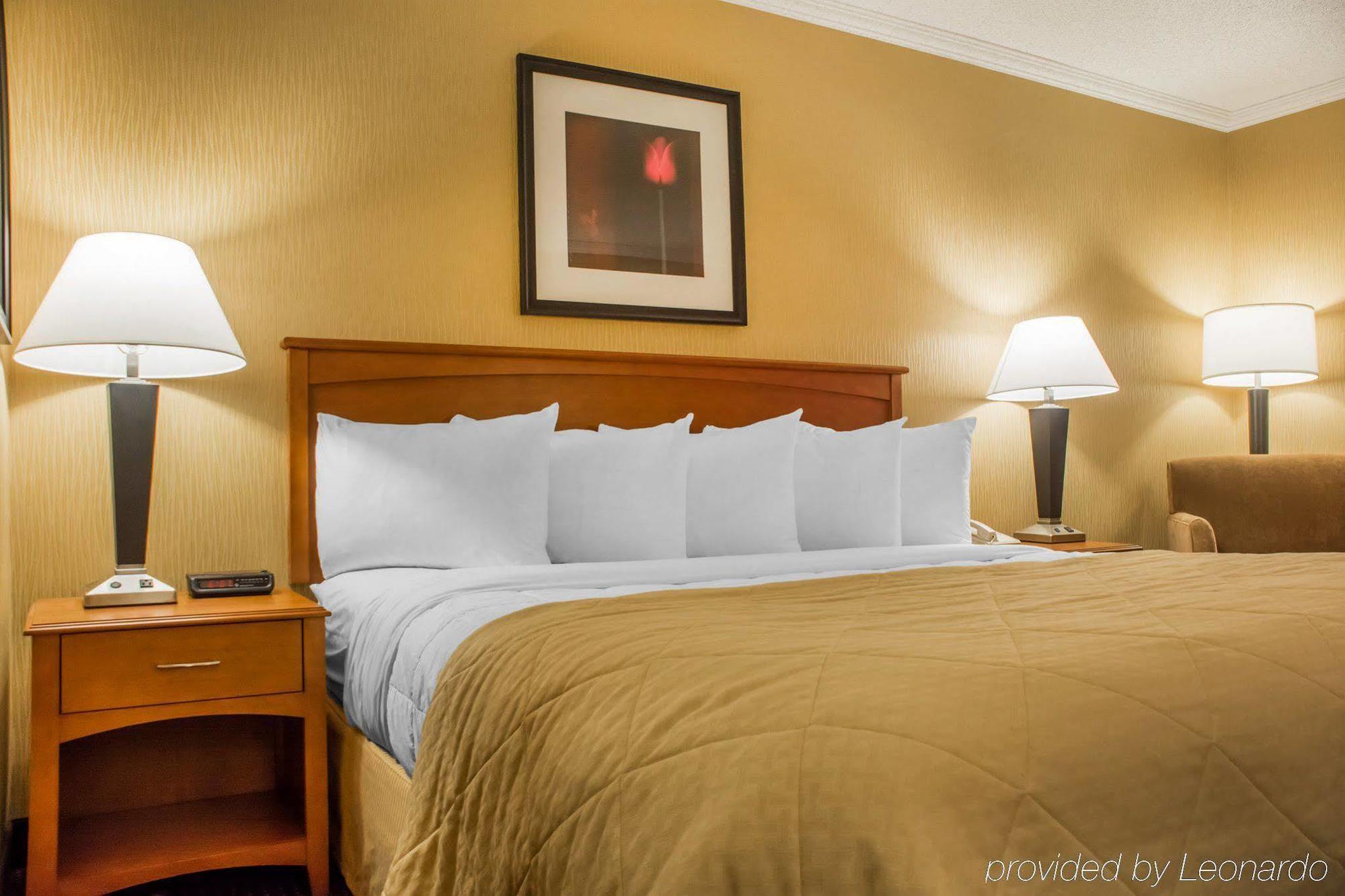 Clarion Hotel & Suites Riverfront Oswego Εξωτερικό φωτογραφία