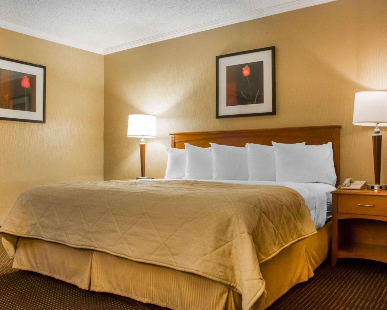 Clarion Hotel & Suites Riverfront Oswego Εξωτερικό φωτογραφία