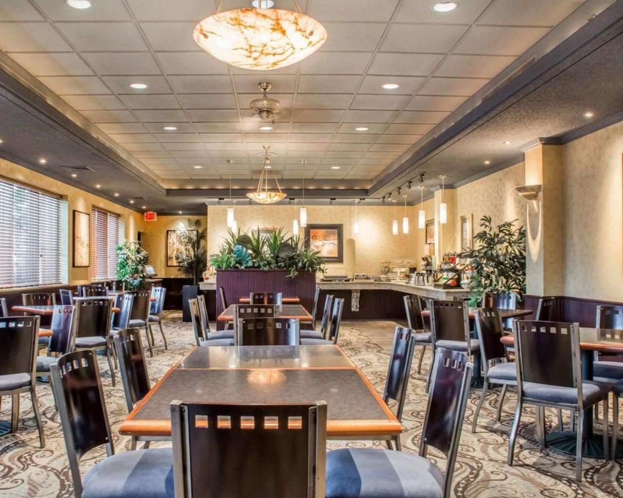 Clarion Hotel & Suites Riverfront Oswego Εξωτερικό φωτογραφία